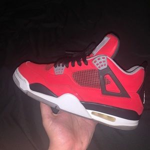 Jordan 4 Toro Bravo